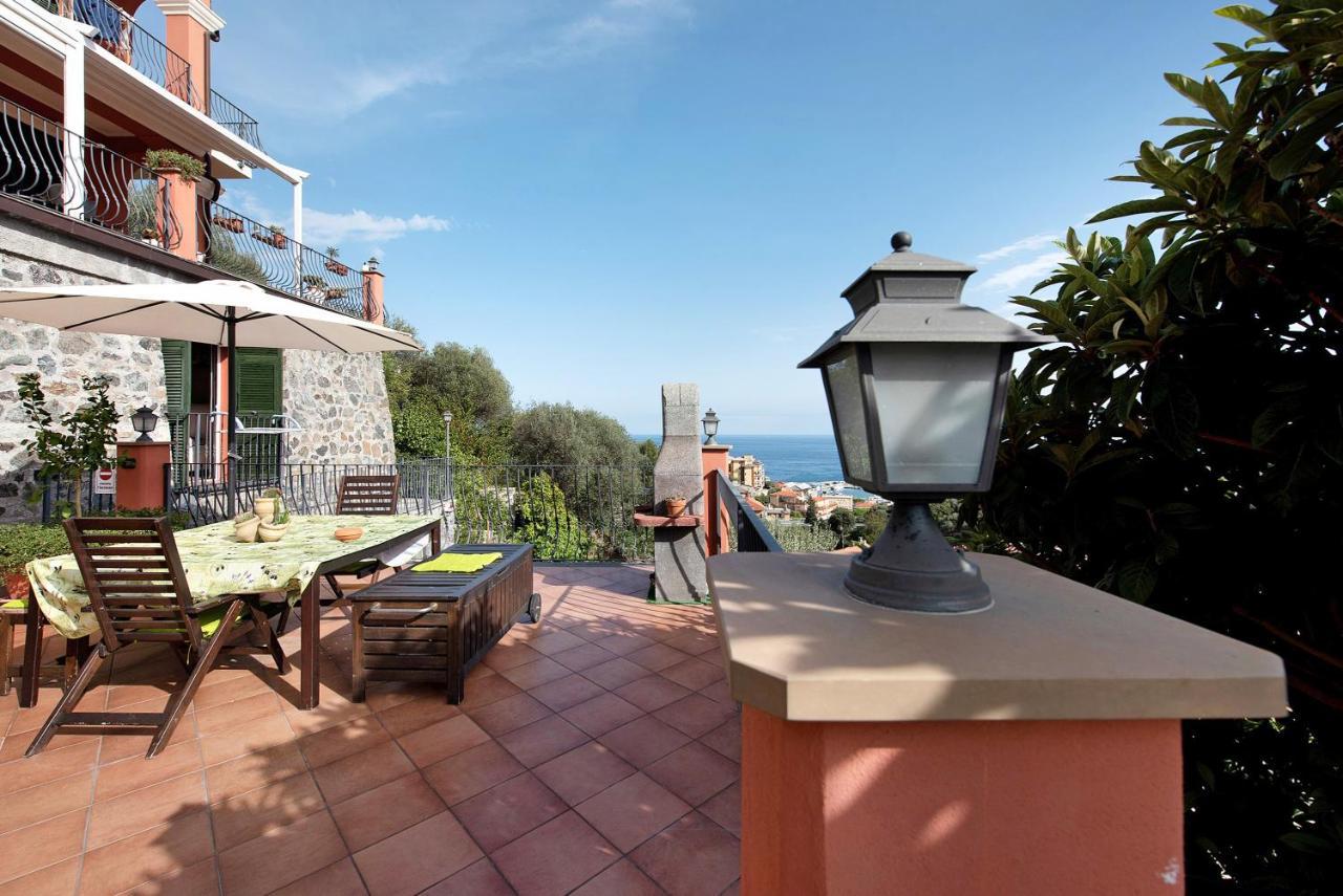 Апартаменти Esclusiva Terrazza Vista Porto Варацце Екстер'єр фото